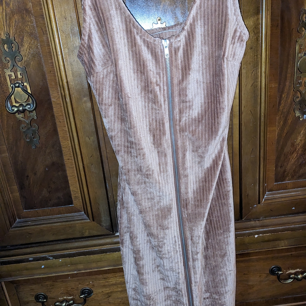 Brown Ribbed Zip-Up Dress